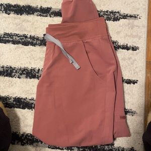 Fig zamaro scrubs size medium color mauve